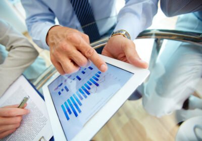Maximize-Your-Financial-Potential-with-Expert-Guidance-2