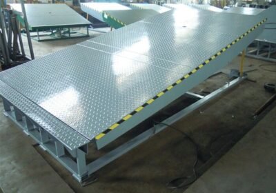 Hydraulic-dock-leveler-manufacturers-dock